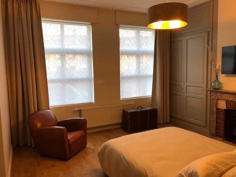 Les chambres Berguoises Chambre Rez-de-chaussée au coeur de Bergues Extérieur photo